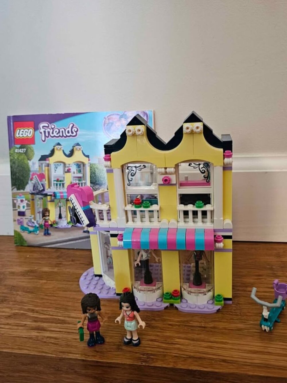 LEGO Friends Emma's Fashion Shop 41427 Complete Set w/ Figures Manual Retired